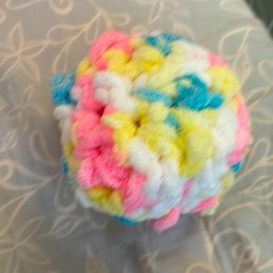 Super cute little toy for cats or dogs